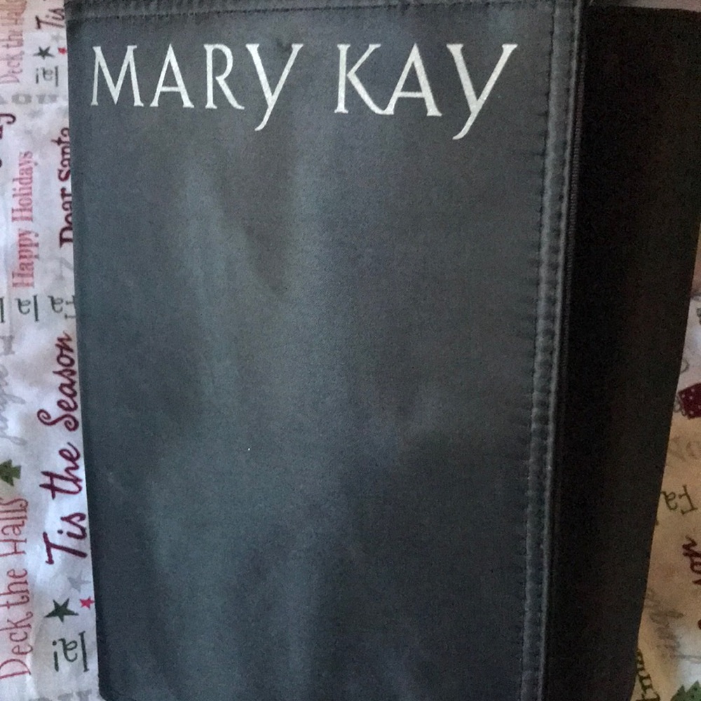 Mary Kay travel hanging case makeup and foundation